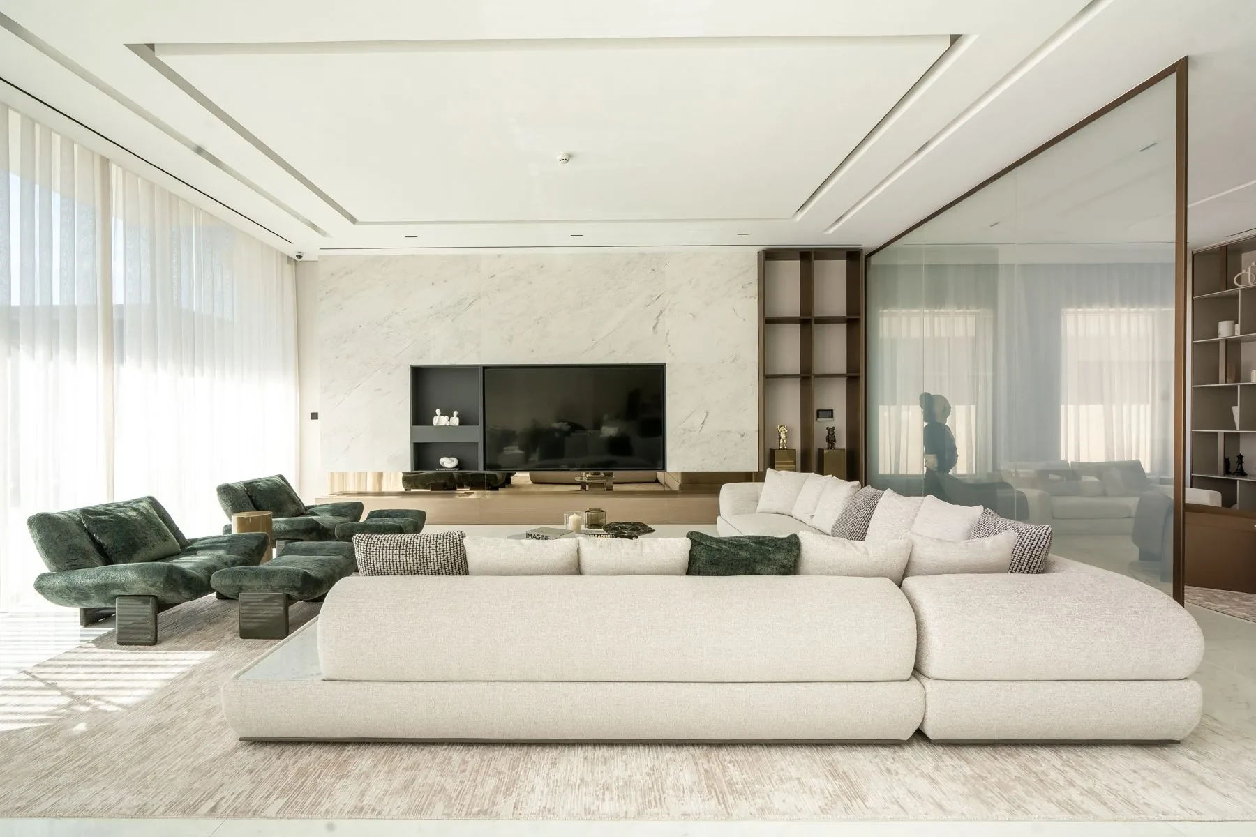 Interior design companies in Dubai: Villa Alma living room by ELE Interior Design, Dubai Hills