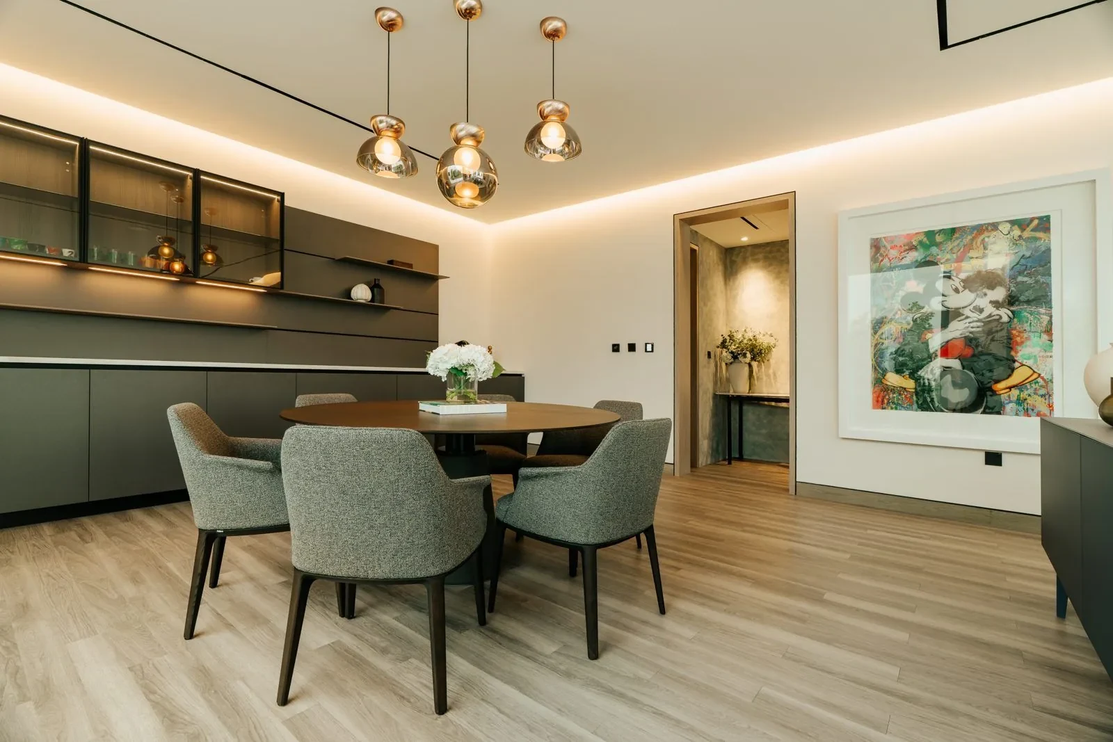 Family dining area at Villa Cielo